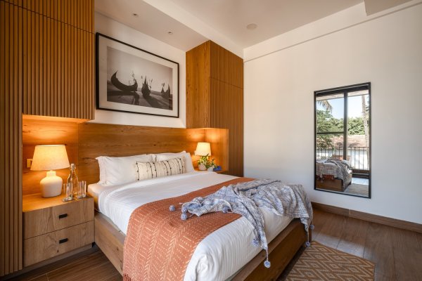 Image Title Goes Here